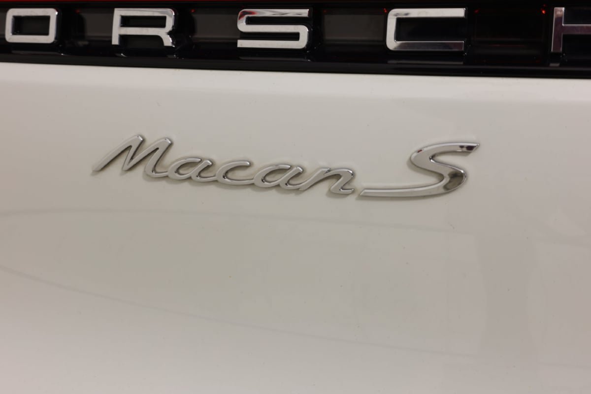 Used 2023 Porsche Macan AWD/4WD image 15