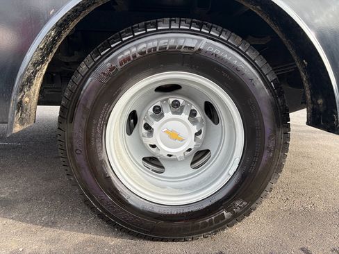 Used 2025 Chevrolet Silverado 3500 W/T w/ WT Convenience Package image 16