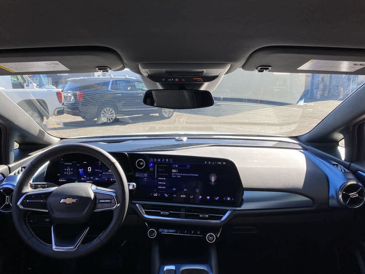 Used 2024 Chevrolet Equinox EV LT FWD image 12