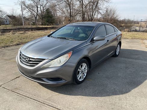 Used 2013 Hyundai Sonata GLS image 1