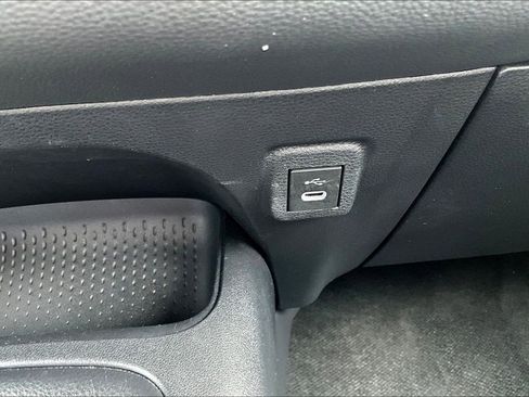 Used 2023 Toyota Corolla SE FWD image 17