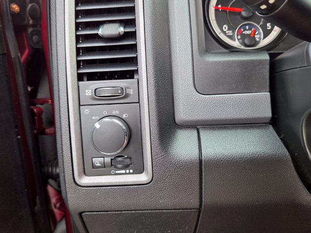Used 2018 RAM 1500 Tradesman w/ Chrome Appearance Group AWD/4WD image 29