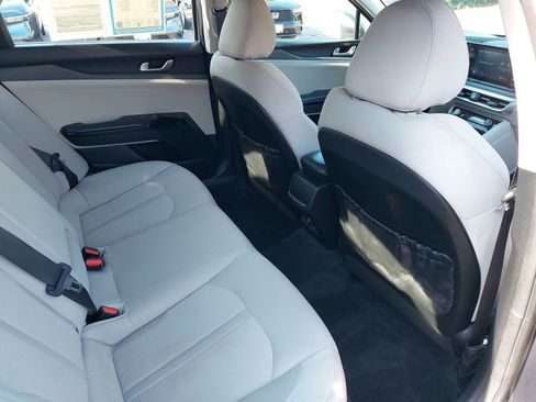 Used 2022 Kia K5 LXS image 11