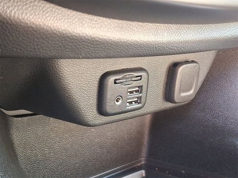 Used 2022 Chevrolet Traverse RS w/ LPO, Cargo Package image 27