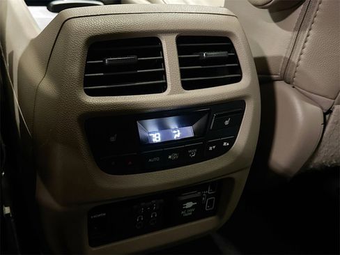 Used 2019 Honda Pilot Touring image 32