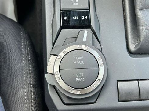 Certified 2025 Toyota Tacoma SR5 AWD/4WD image 29