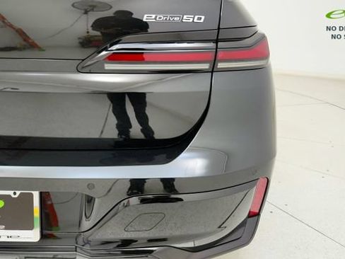 Used 2025 BMW i7 xDrive60 w/ Executive Package RWD image 28