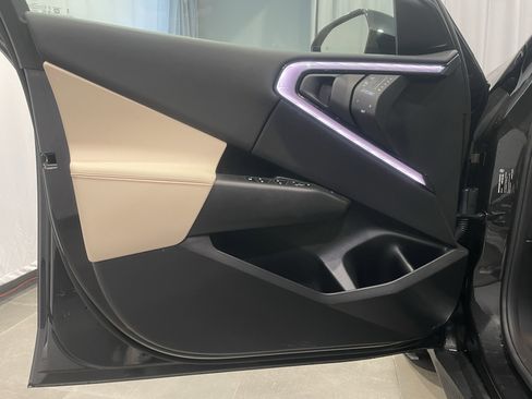 Used 2025 BMW X3 xDrive30i w/ Premium Package image 12