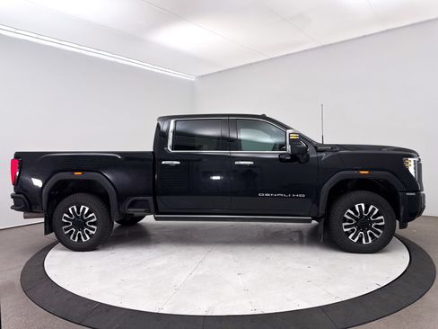 Used 2024 GMC Sierra 3500 Denali Ultimate AWD/4WD image 41