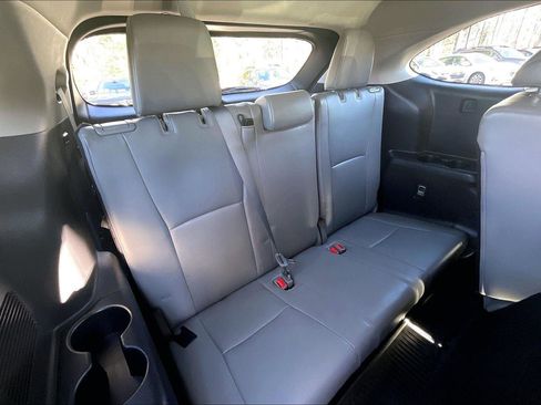 Used 2023 Toyota Highlander XLE image 30