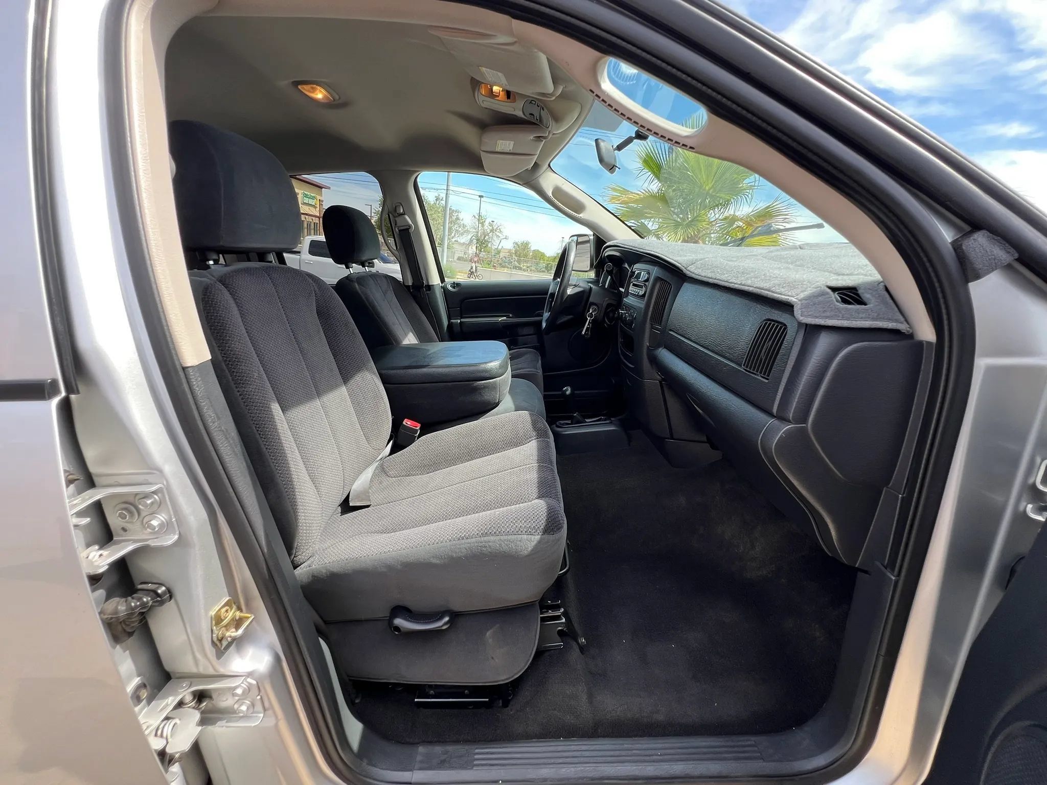 Used 2005 Dodge Ram 2500 Truck SLT AWD/4WD image 22