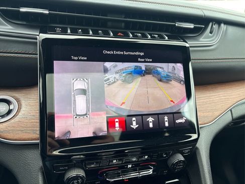 Used 2022 Jeep Grand Cherokee L Summit w/ Advanced Protech Group IV image 27