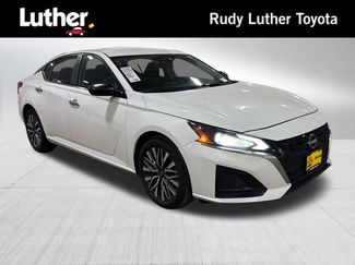 Used 2025 Nissan Altima 2.5 SV FWD video 1