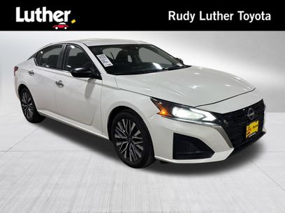 Used 2025 Nissan Altima 2.5 SV