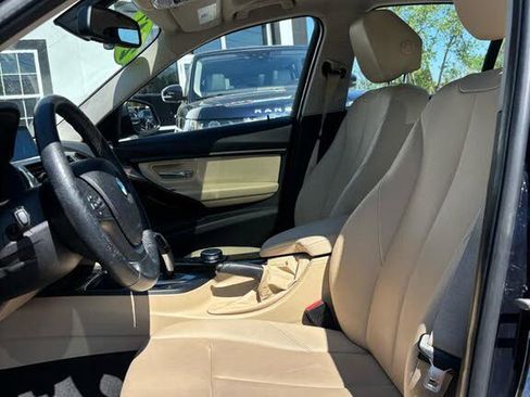 Used 2017 BMW 320i xDrive Sedan AWD/4WD image 9