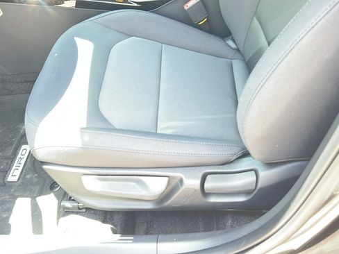 New 2026 Kia Niro LX FWD image 17