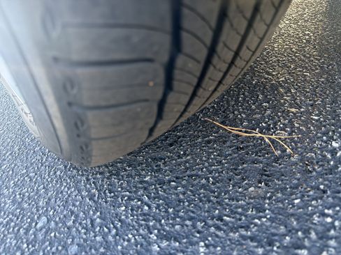 Certified 2023 Volvo XC40 B5 Plus w/ Protection Package Premier image 12