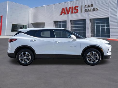 Used 2025 Chevrolet Blazer LT FWD image 5