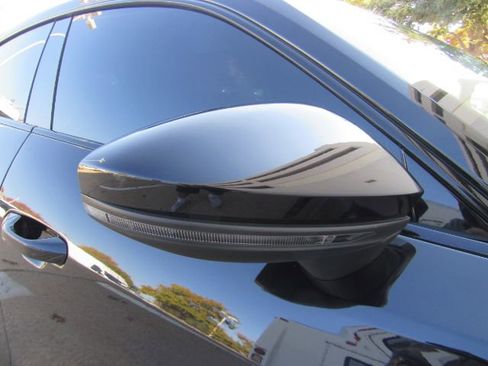 Used 2023 Audi e-tron GT Premium Plus image 25