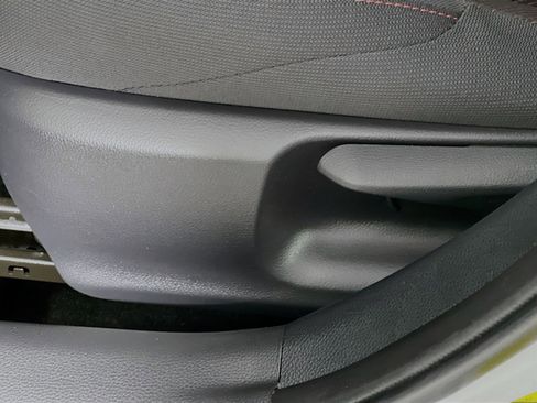 Used 2025 Toyota Corolla SE FWD image 16