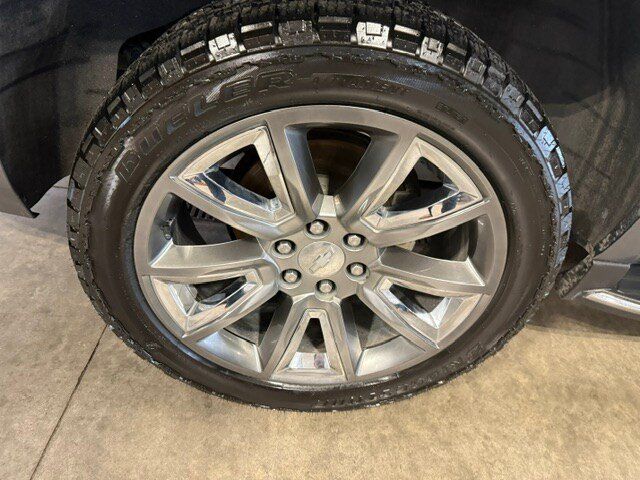 Used 2018 Chevrolet Suburban Premier AWD/4WD image 8