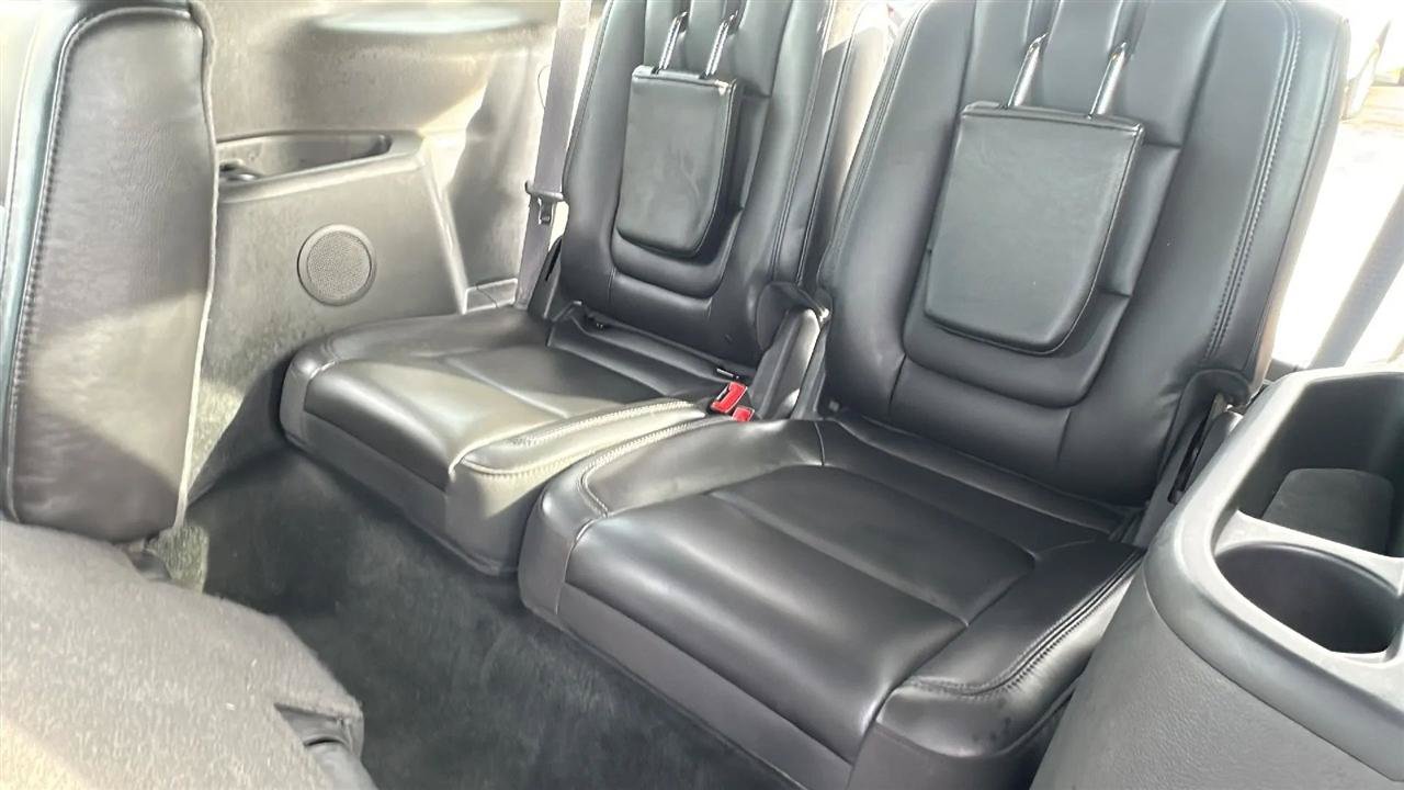 Used 2014 Ford Explorer XLT w/ Equipment Group 202A AWD/4WD image 30