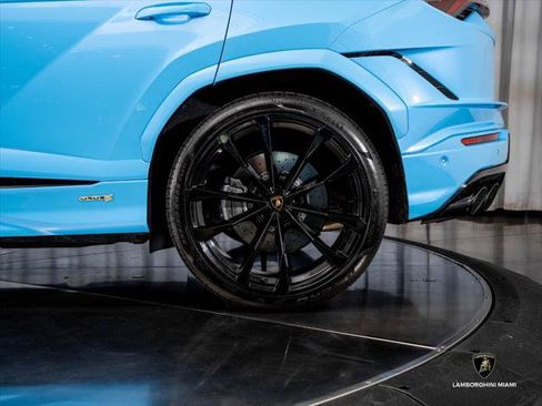 Used 2024 Lamborghini Urus S AWD/4WD image 13
