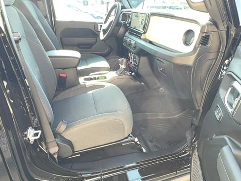 New 2025 Jeep Gladiator Sport AWD/4WD image 7