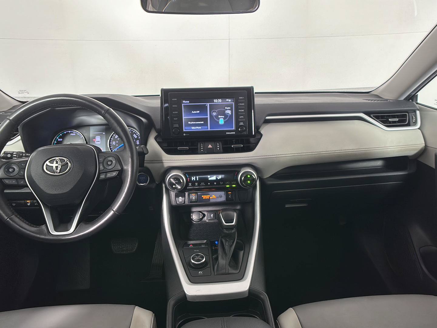 Used 2021 Toyota RAV4 XLE Premium AWD/4WD image 16