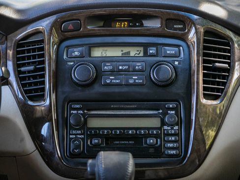 Used 2002 Toyota Highlander Limited FWD image 16