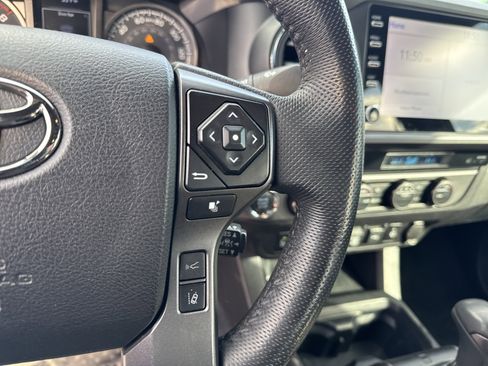 Used 2022 Toyota Tacoma TRD Sport image 16