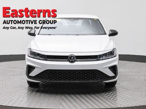 Used 2025 Volkswagen Jetta Sport FWD image 2