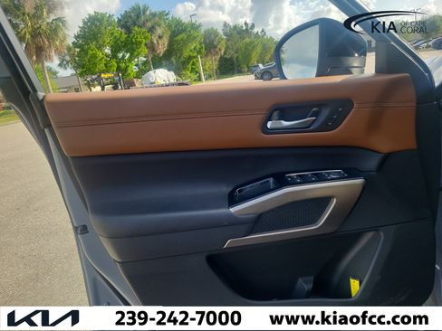 Used 2024 Nissan Pathfinder Platinum FWD image 23