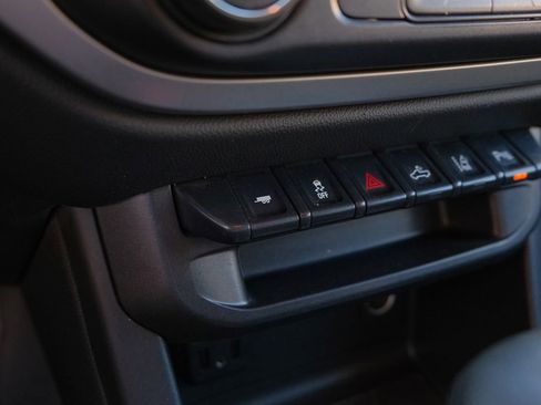 Used 2022 Chevrolet Colorado LT w/ Safety Package image 22