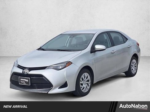 Used 2018 Toyota Corolla LE image 1