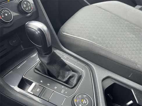 Used 2022 Volkswagen Taos SE image 26