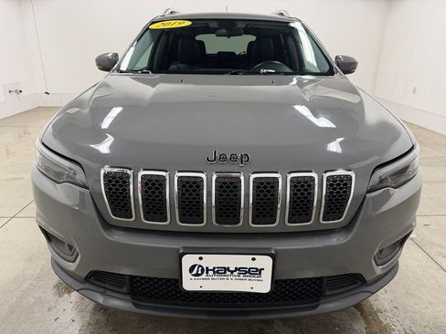 Used 2019 Jeep Cherokee Latitude Plus image 4