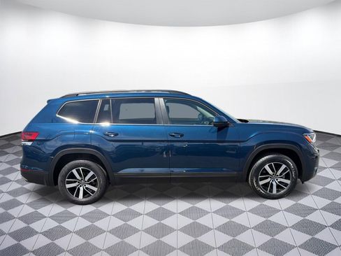 Certified 2022 Volkswagen Atlas SE image 8