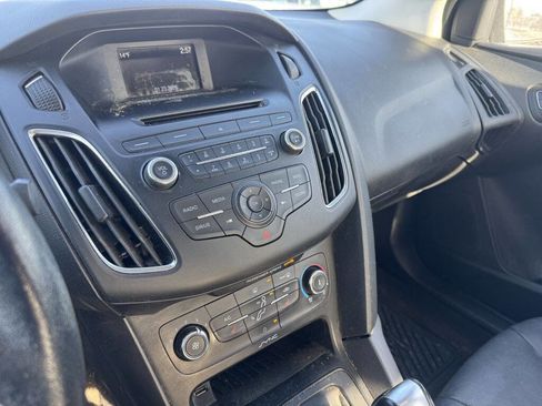 Used 2015 Ford Focus SE w/ Equipment Group 201A image 10