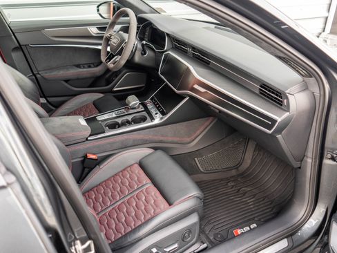 Used 2025 Audi RS 6 performance image 28
