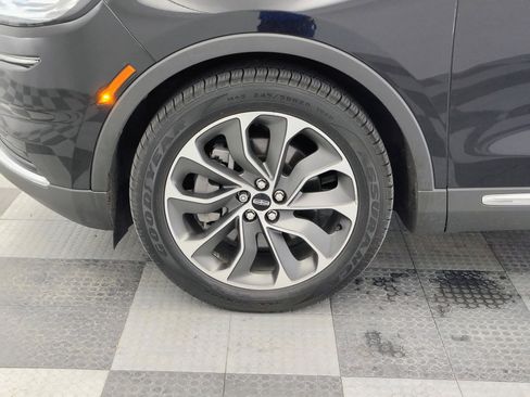 Used 2022 Lincoln Nautilus Reserve AWD/4WD image 9