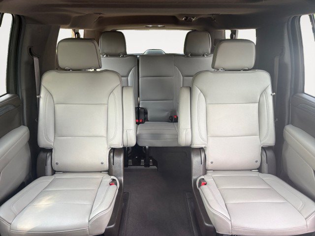 Used 2021 GMC Yukon XL SLT w/ SLT Premium Package AWD/4WD image 6