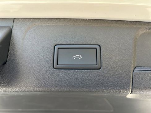 New 2026 Volkswagen Atlas SE image 54