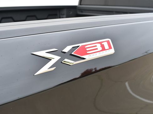 New 2026 GMC Sierra 1500 Elevation w/ LPO, Elevation Black Package image 11