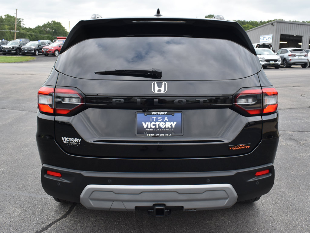 Used 2025 Honda Pilot TrailSport image 28