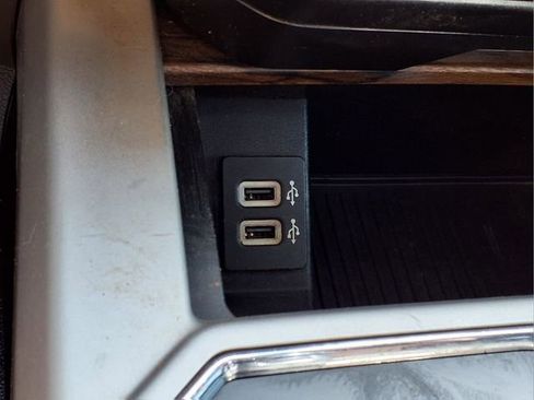 Used 2020 Ford F150 Lariat w/ Equipment Group 502A Luxury image 12