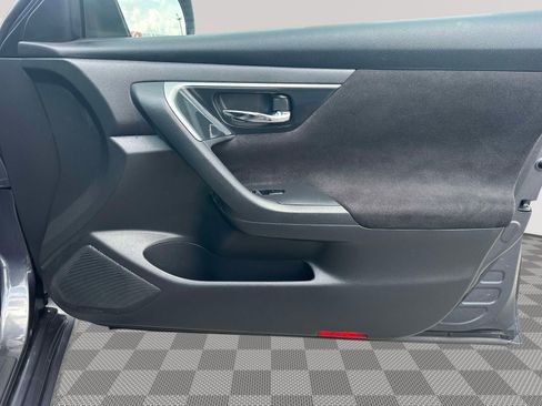 Used 2013 Nissan Altima 3.5 S FWD image 22