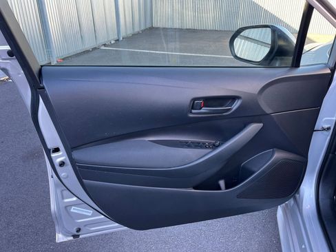 Used 2025 Toyota Corolla LE image 20