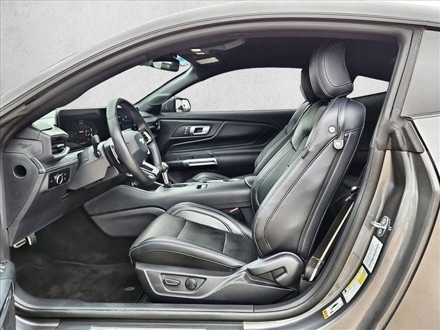 Used 2025 Ford Mustang GT Premium RWD image 16