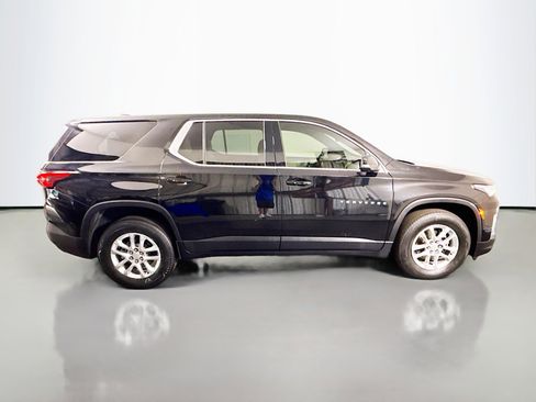Used 2023 Chevrolet Traverse LS FWD image 11